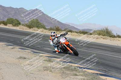 media/Dec-01-2025-Moto Forza (Mon) [[2daa91e15f]]/2-Intermediate Group/Session 4 (Turn 10 Inside)/